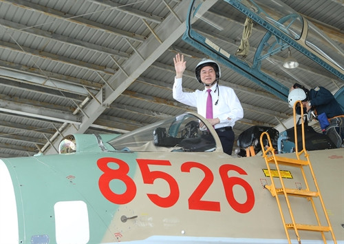 Nếu đây là sự thật thì chúng ta đã có những chiếc máy bay chiến đấu còn mạnh hơn cả Su-30MK2 nguyên bản. Vì những chiếc Su-27UBK có khả năng chiến đấu chiếm ưu thế trên không rất mạnh, một số tham số về tính cơ động còn vượt trội hơn cả Su-30MK/MK2 vốn thiên về đa nhiệm. Ví dụ như tốc độ leo cao của Su-27 là 320m/s, trong khi Su-30 chỉ là 230m/s, về tốc độ thì Su-27 đạt Mach 2,35 (tức 2.500km/h) còn Su-30MK2 chỉ là 2.120km/h - Mach 2.