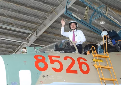 Nếu đây là sự thật thì chúng ta đã có những chiếc máy bay chiến đấu còn mạnh hơn cả Su-30MK2 nguyên bản. Vì những chiếc Su-27UBK có khả năng chiến đấu chiếm ưu thế trên không rất mạnh, một số tham số về tính cơ động còn vượt trội hơn cả Su-30MK/MK2 vốn thiên về đa nhiệm. Ví dụ như tốc độ leo cao của Su-27 là 320m/s, trong khi Su-30 chỉ là 230m/s, về tốc độ thì Su-27 đạt Mach 2,35 (tức 2.500km/h) còn Su-30MK2 chỉ là 2.120km/h - Mach 2.