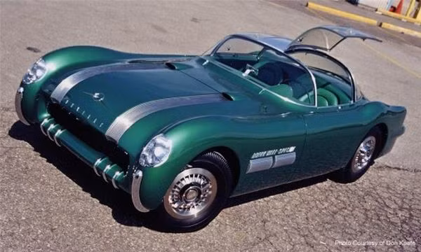 9. 1954 Pontiac Bonneville Concept Car: Thiết kế Bonneville này đã đóng vai trò quan trọng trong lịch sử ô tô tại Mỹ. Chiếc xe được bán lại với giá 3.300.000 đôla.