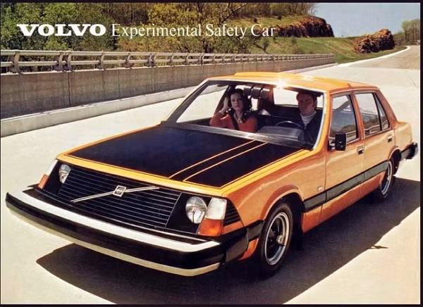 9. Volvo ESC 1970: Thiết kế này nổi bật bởi tính năng an toàn nổi bật so với những dòng xe cùng thời. Thế nhưng cuộc khủng hoảng khí đốt trong thập niên 70 đã khiến cho an toàn chỉ là ưu tiên thứ yếu.