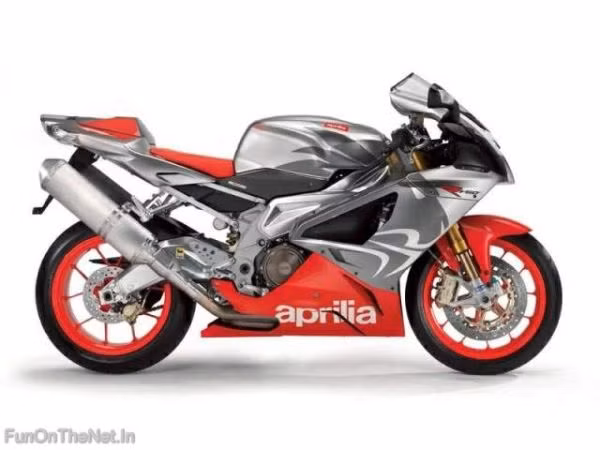8. Aprilia RSV 1000R Mille - 278 km / h: Chiếc xe sử dụng động cơ V-twin 998 phân khối, có công suất cực đại 141,13 mã lực kèm hộp số 6 cấp.