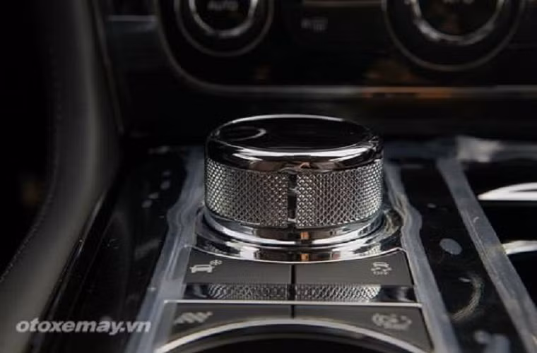 Vật liệu nhẹ 9 (nhôm, hợp kim nhôm) đi kèm thiết kế khí động đặc sắc kiểu máy bay phản lực.