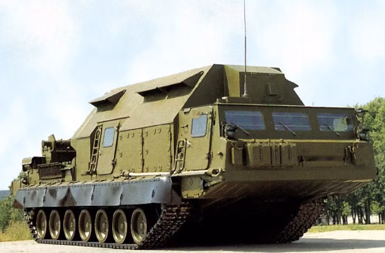 Khẩu đội tên lửa S-300V4 vẫn sẽ được chỉ huy bởi đài điều khiển tự hành 9S457-1.