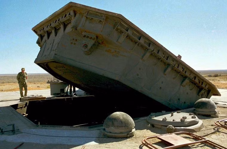 Số tên lửa Sarmart được triển khai sẽ phù hợp với hiệp ước START-3 trong đó giới hạn cho Nga và Mỹ sẽ có khoảng 700 phương tiện phóng và 1.550 đầu đạn hạt nhân, dự kiến sẽ được triển khai vào năm 2018.