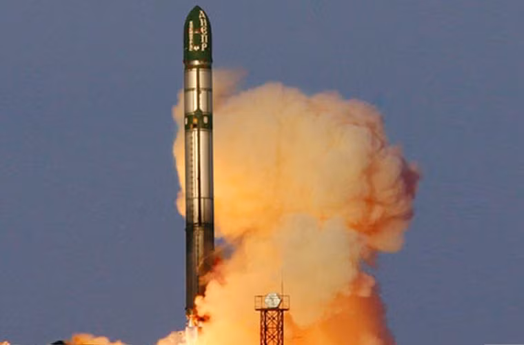 Để tránh khả năng đánh chặn, những đầu đạn liên tục thay đổi quĩ đạo theo tốc độ cũng như độ cao khi bay. Vì thế không loại tên lửa đánh chặn nào tiêu diệt được chúng.