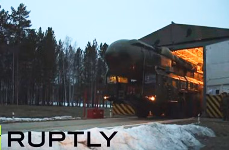 Những đầu đạn này sẽ tách ra từ bó đầu đạn của tên lửa, chúng sẽ được lập trình để tấn công mục tiêu. Đầu đạn bay đến mục tiêu với vận tốc trên Mach 5.