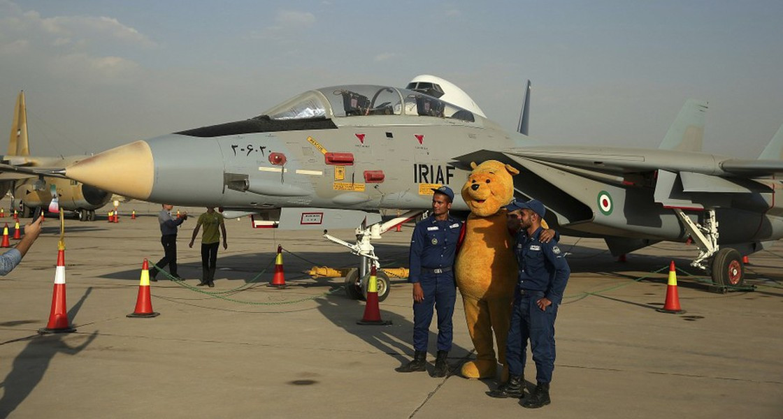 F-14 Tomcat không có khả năng cơ động ấn tượng như F-16, nhưng nó có khả năng ổn định ngang rất tốt đưa nó trở thành một trong những máy bay không chiến đáng sợ trên bầu trời.