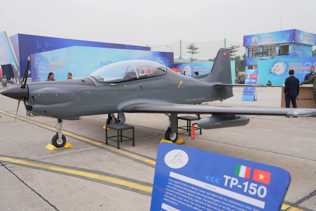 TP-150 là loại máy bay huấn luyện sơ cấp và tuần tra, dùng cho huấn luyện phi công quân sự và có thể áp dụng trong hàng không dân dụng. Máy bay được thiết kế bởi các kỹ sư Italy.