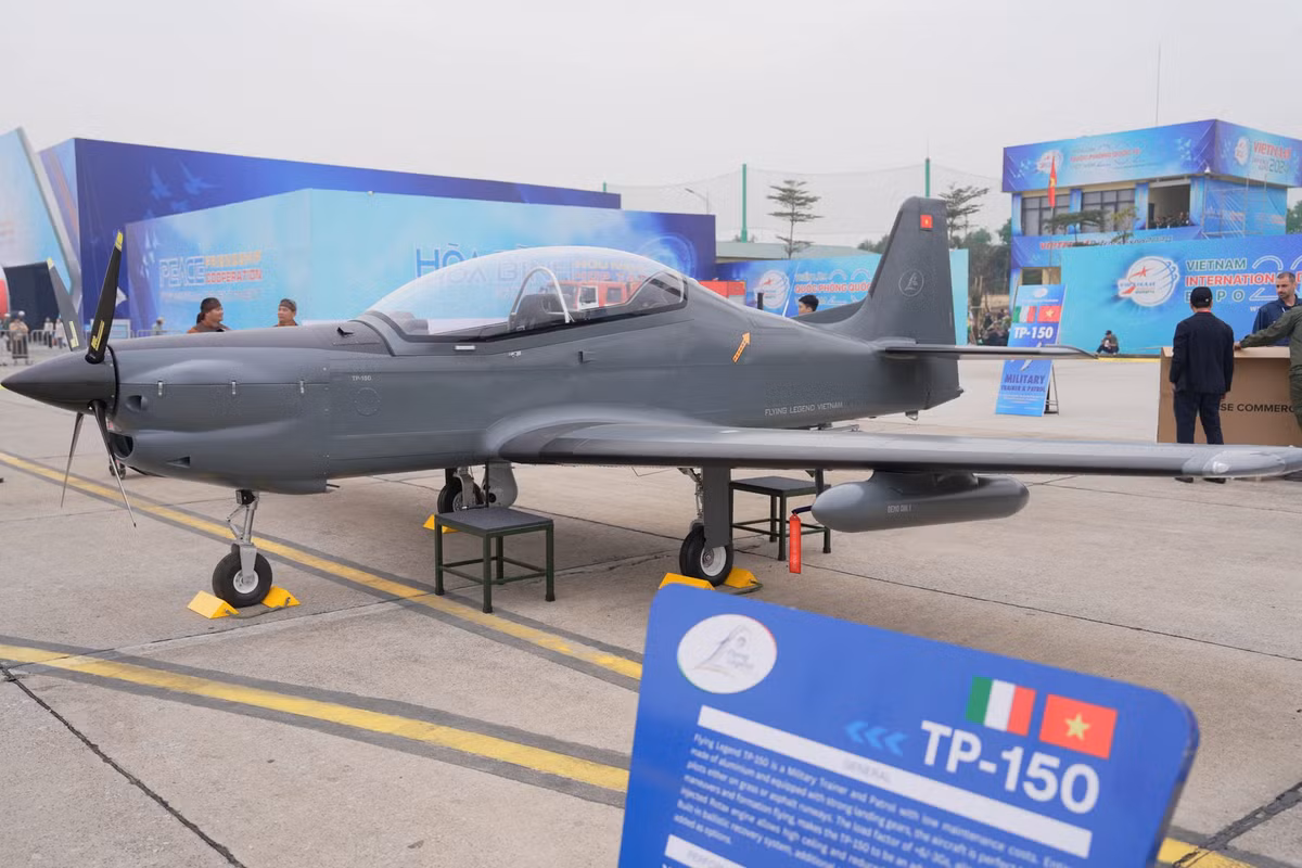 TP-150 là loại máy bay huấn luyện sơ cấp và tuần tra, dùng cho huấn luyện phi công quân sự và có thể áp dụng trong hàng không dân dụng. Máy bay được thiết kế bởi các kỹ sư Italy.