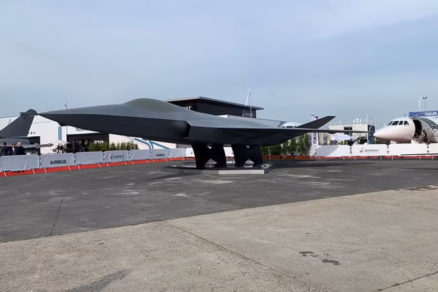 “Khi Trung Quốc đang nhanh chóng chế tạo các loại máy bay chiến đấu không người lái hiện đại, chúng tôi vẫn sản xuất tiêm kích có người lái thế hệ cũ... ”, ông Musk nhấn mạnh.