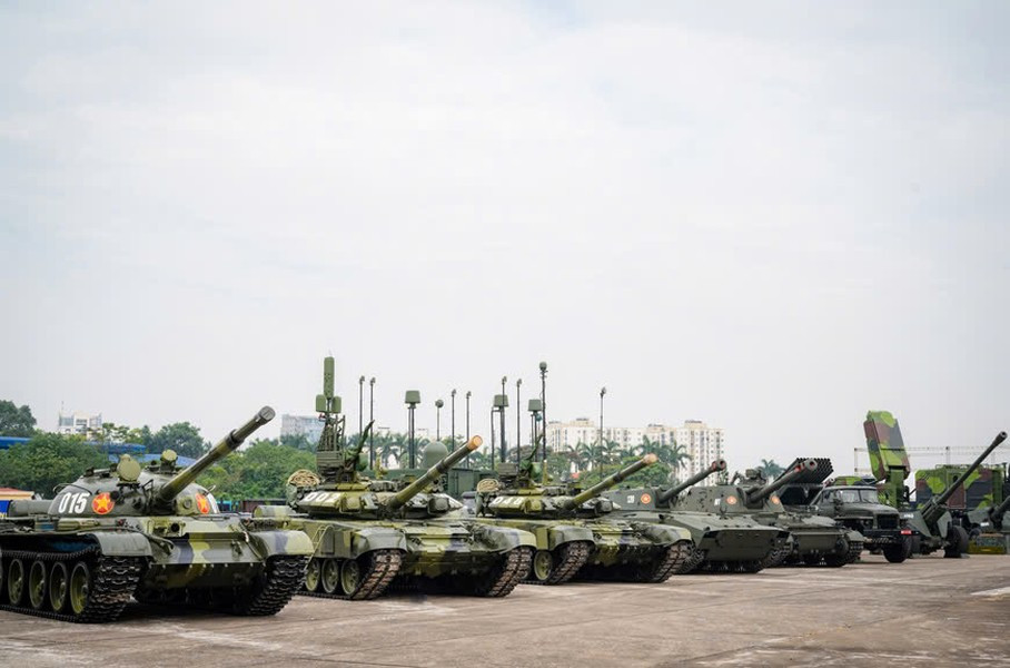 Tại triển lãm, các doanh nghiệp quốc phòng trong nước và quốc tế sẽ trưng bày, giới thiệu các phương tiện chiến đấu, giải pháp công nghệ, vũ khí, trang bị sử dụng cho lực lượng Hải quân, Lục quân, Phòng không - Không quân, tác chiến không gian mạng ...