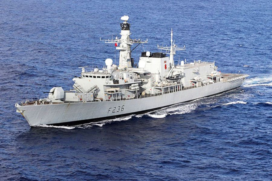 Mặc dù có nhiều hứa hẹn, nhưng chương trình Type 32 vẫn phải đối mặt với những rào cản đáng kể. Theo các nhà phân tích quốc phòng, chi phí là mối quan tâm cấp bách. Các ước tính chi phí ban đầu cho lớp tàu này đã gây ra sự hoài nghi, có thể cần phải điều chỉnh để phù hợp với thực tế tài chính. Hơn nữa, với các chương trình nổi bật khác của Hải quân Hoàng gia như tàu ngầm lớp Dreadnought và khinh hạm Type 26 vốn đòi hỏi nguồn lực đáng kể, hiện vẫn có nhiều tranh luận về việc liệu Type 32 có thể được đầu tư mà không ảnh hưởng đến các ưu tiên khác hay không. Các nhà lãnh đạo của Anh sẽ cần cân bằng giữa năng lực của lớp tàu này với hiệu quả về chi phí để đảm bảo tính khả thi của chương trình.