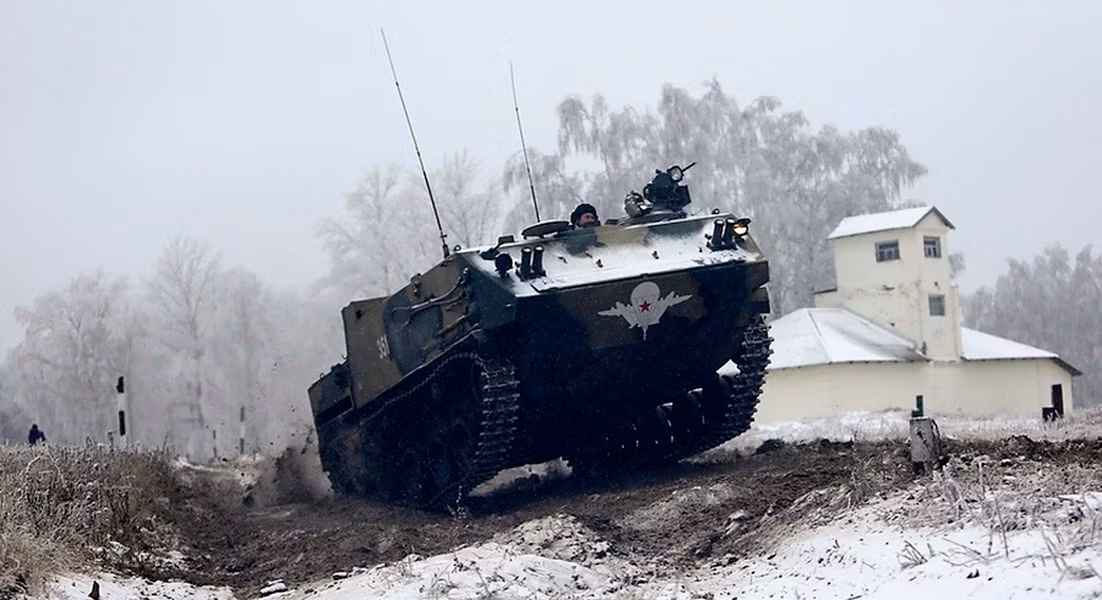  Thiết giáp nhảy dù BTR-MDM của Nga là xe bọc thép chở quân lội nước đa năng, được thiết kế chủ yếu để hỗ trợ lực lượng không quân.