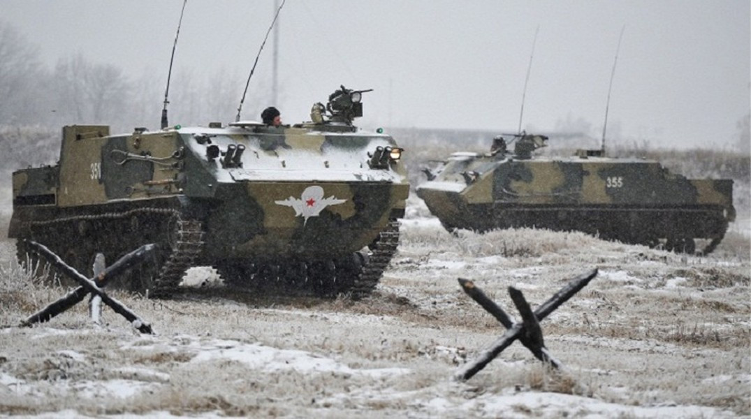 Xe được trang bị động cơ diesel UTD-29 công suất 500 mã lực, cho phép đạt tốc độ tối đa 70 km/h trên đường và 10 km/h khi bơi, tầm hoạt động 500 km.