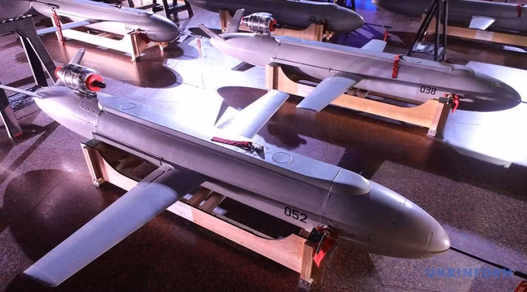 Ngoài ra vẫn còn rất ít thông tin về một số khía cạnh của những chiếc máy bay không người lái này. Nhà sản xuất không nói rõ những đặc điểm cụ thể về mặt vũ khí và cũng như cách sử dụng trong chiến thuật tấn công.