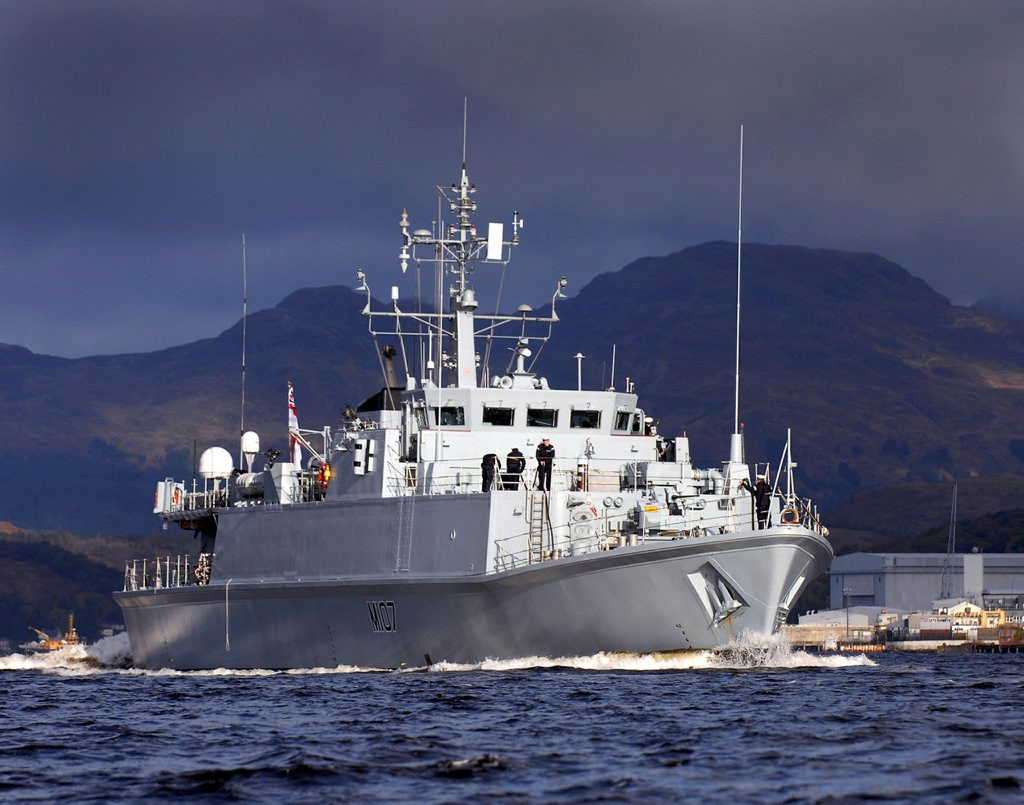 Type 32 có chiều dài 130 m, lượng giãn nước khoảng 6.000 tấn, thủy thủ đoàn dưới 60 người và chi phí trước khi tích hợp hệ thống khoảng 250-300 triệu bảng Anh cho mỗi tàu. Hệ thống cung cấp năng lượng hiện tại là hệ thống kết hợp diesel-điện và diesel-cơ khí (CODED), được kết nối trực tiếp với trục trung tâm và cung cấp lực đẩy cho tàu. (Nguồn ảnh: Navalnews.com, Navy Lookout, Forbes, Essanews.com).