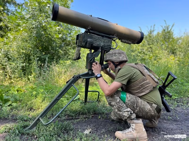 Đáng ngạc nhiên thay, những chiếc T-64 cũ kỹ từ thời Liên Xô trong lực lượng vũ trang Ukraine lại có khả năng chống chịu tốt hơn luồng xuyên từ tên lửa Kornet so với những chiến xa hiện đại của phương Tây.