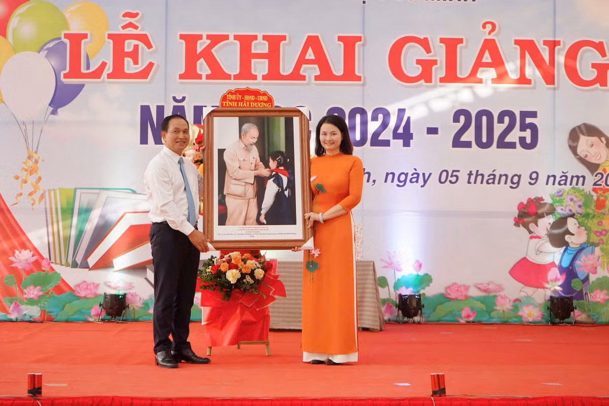 Bi thu Tinh uy Hai Duong: Tao dieu kien cho giao duc phat trien-Hinh-5