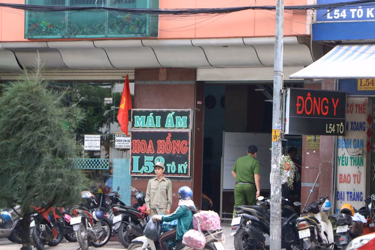Vu bao mau bao hanh tre: Thu hoi giay phep mai am Hoa Hong