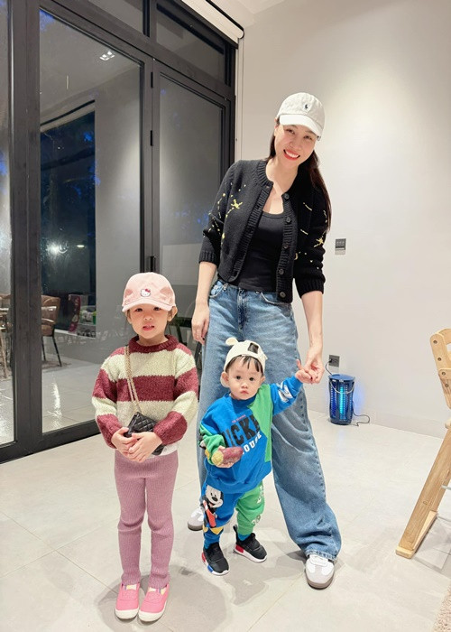 Nữ ca sĩ vừa kinh doanh vừa chăm lo tổ ấm nhỏ. Ảnh: FB Đàm Thu Trang.