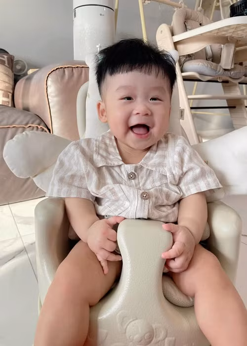 Ijun rất hay cười, kháu khỉnh. Ảnh: FB Ijin Ijun.