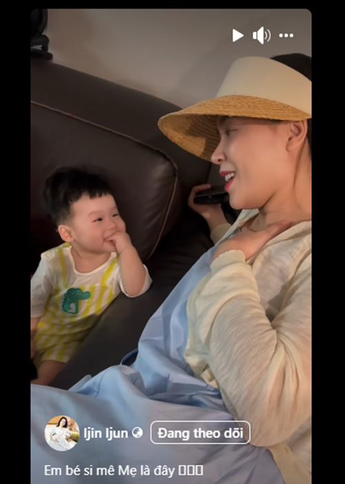 Chồng người Hàn Quốc của Sam muốn giữ sự riêng tư cho các con. Còn Sam lại muốn khoe hai thiên thần nhỏ của mình. Ảnh: FB Ijin Ijun.