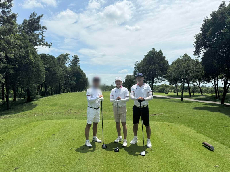 Ngoài kinh doanh, từ thiện, chăm sóc vợ con, sau khi giải nghệ, Chi Bảo còn dành thời gian cho các sở thích như du lịch, golf. Ảnh: FB Chi Bảo.