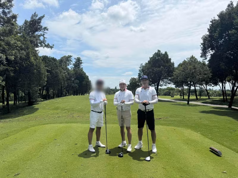 Ngoài kinh doanh, từ thiện, chăm sóc vợ con, sau khi giải nghệ, Chi Bảo còn dành thời gian cho các sở thích như du lịch, golf. Ảnh: FB Chi Bảo.