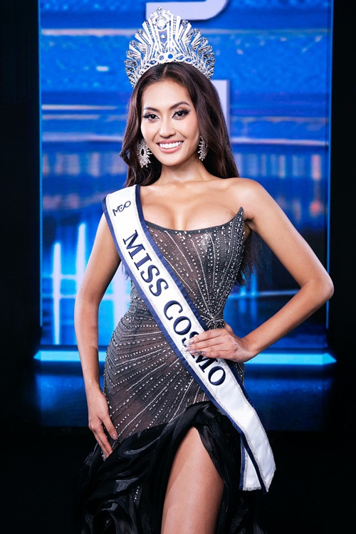 Nhan sắc cô gái đăng quang Miss Cosmo 2024 ở Việt Nam Nhan sac co gai dang quang Miss Cosmo 2024 o Viet Nam