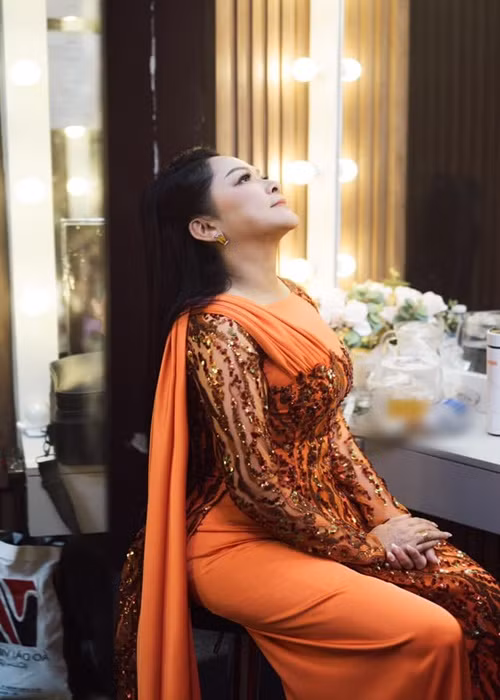 Như Quỳnh từng gặp nhiều biến cố trong cuộc sống. Cô mất 3 người thân trong 3 năm, có một khối u nhỏ trong não hơn 10 năm qua.