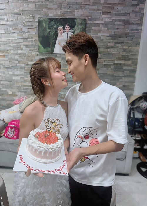 Thảo Vy từng làm người mẫu tự do. Sau khi kết hôn, cô tập trung kinh doanh. Ảnh: FB Mạc Văn Khoa.