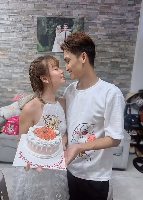 Thảo Vy từng làm người mẫu tự do. Sau khi kết hôn, cô tập trung kinh doanh. Ảnh: FB Mạc Văn Khoa.