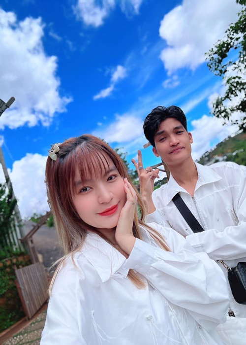 Thảo Vy gắn bó với Mạc Văn Khoa khi anh chưa có gì trong tay. Ảnh: FB Thảo Vy.