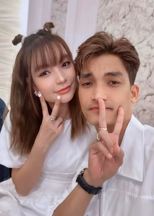 Vợ Mạc Văn Khoa ngày càng trẻ trung, gợi cảm. Ảnh: FB Thảo Vy.