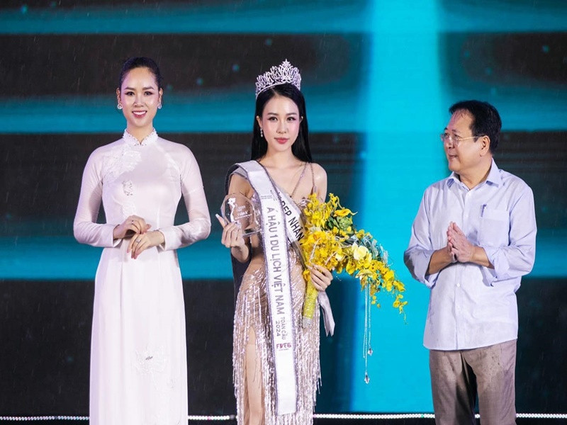 Trước cuộc thi Miss Globe 2024, Hà Trang giành danh hiệu Á hậu 1 cuộc thi Hoa hậu Du lịch Việt Nam 2024. 