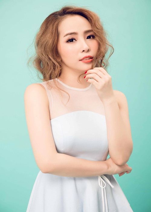 Nữ ca sĩ quyết định nâng ngực vào năm 2019. Ảnh: FB Quỳnh Nga.