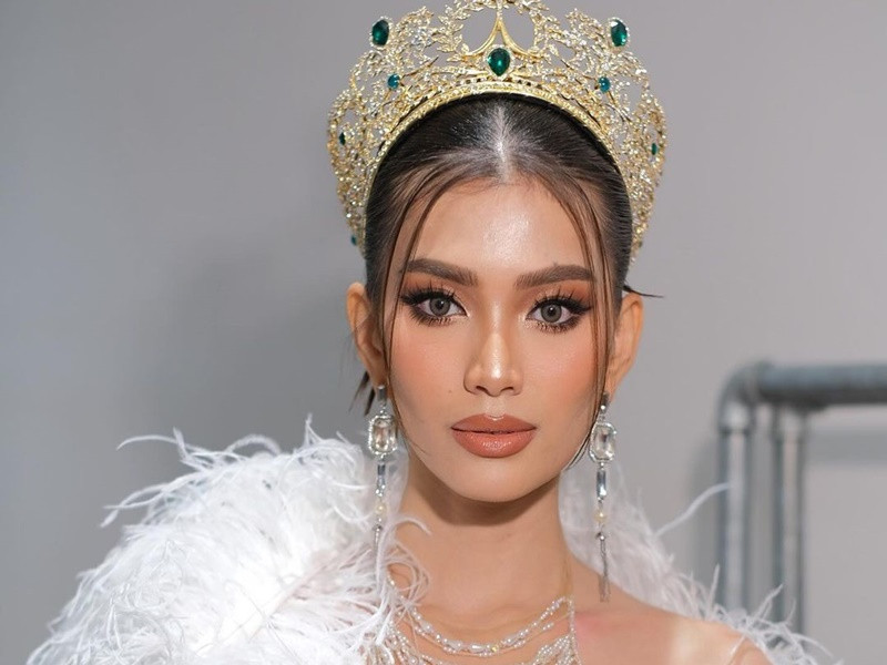 Sau đêm chung kết Miss Grand International 2024, Htoo Ant Lwin - Giám đốc quốc gia Miss Grand Myanmar gỡ vương miện Á hậu 2 của Thae Su Nyein - đại diện Myanmar ngay trên sân khấu. Sau đó, Htoo Ant Lwin và ông Nawat - Chủ tịch Miss Grand International lời qua tiếng lại. Mới nhất, Á hậu Ni Ni Lin Eain bức xúc tố Htoo Ant Lwin.