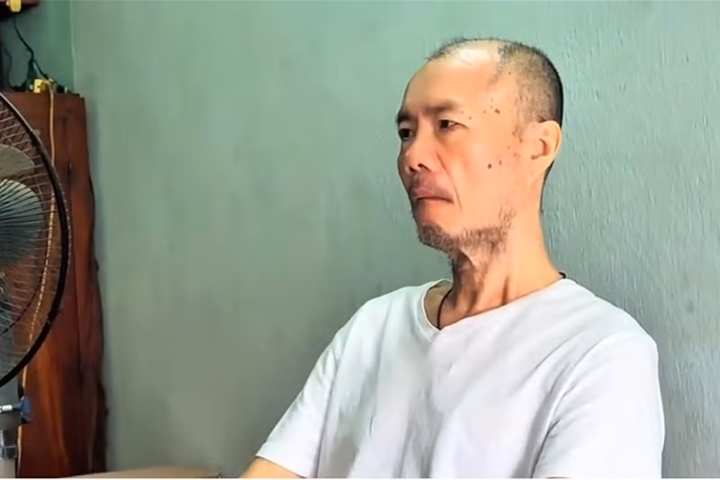 Năm 2010, Tô Thanh Phương bị đột quỵ, sau đó mắc thêm nhiều bệnh như Parkinson, xơ vữa động mạch, hở van tim. Mới đây, ông bị ngã từ tầng 2 do ảo giác khi uống thuốc điều trị bệnh Parkinson. Ảnh: Vietnamnet.