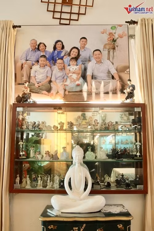 Tuổi 87, nghệ sĩ Kim Cương sống cùng vợ chồng cậu con trai duy nhất và các cháu ở biệt thự tại TP HCM. Ảnh: Vietnamnet.