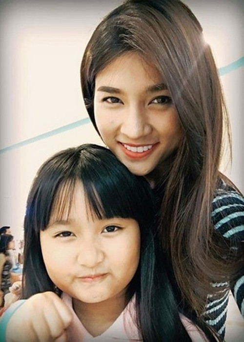 Đến nay, đã 16 năm, Kim Tuyến một mình nuôi con gái. Ảnh: FB Kim Tuyến.