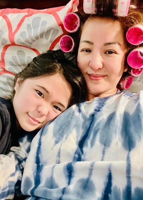 Thúy Nga cũng là mỹ nhân Việt làm mẹ đơn thân. Nữ diễn viên hài chia sẻ trên Dân Việt, cô vừa làm cha vừa làm mẹ của con. Ảnh: FB Thúy Nga.