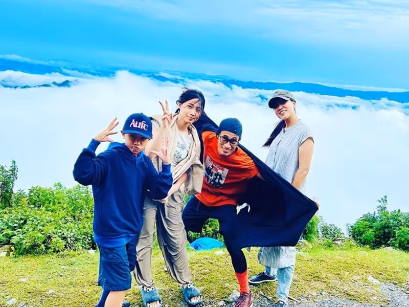 Thùy Trang thường xuyên đăng ảnh gia đình hạnh phúc trong khi Phạm Anh Khoa hạn chế chia sẻ hình ảnh bên vợ con. Ảnh: FB Thuỳ Trang.