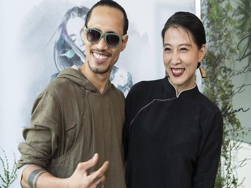 Phạm Anh Khoa và Thùy Trang kết hôn năm 2008. Trước đám cưới, cặp đôi "chị em" chênh nhau 6 tuổi đã trải qua không ít sóng gió, thử thách bị gia đình phản đối chuyện tình cảm. Ảnh: Sức Khoẻ Đời Sống.