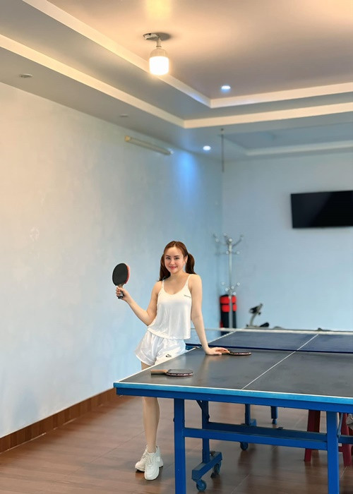 Giọng ca Đồng xanh từng phản pháo tin đồn mượn biệt thự ở Hải Phòng để sống ảo.