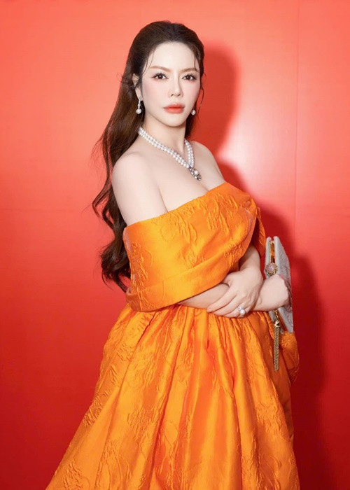 Vòng một của Lý Nhã Kỳ lớn tự nhiên, không qua chỉnh sửa. Ảnh: FB Lý Nhã Kỳ.