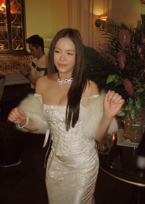 Nữ diễn viên phim Mùa hè lạnh từng ước thu nhỏ vòng một. Ảnh: FB Lý Nhã Kỳ.