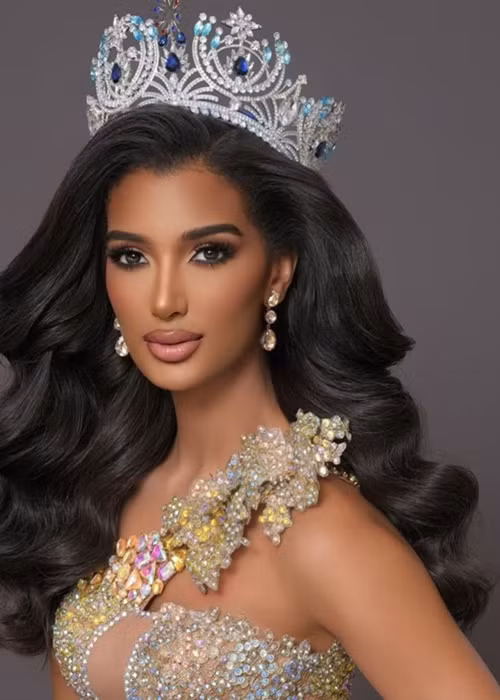 Dàn đối thủ của Kỳ Duyên còn gồm đại diện CH Dominica - Celinee Santos Frias. Celinee có chiều cao 1m81, sở hữu nhan sắc ngọt ngào quyến rũ. Celinee là Á hậu 4 của cuộc thi Hoa hậu Quốc tế 2022. Ảnh: Instagram Celinee Santos Frias.