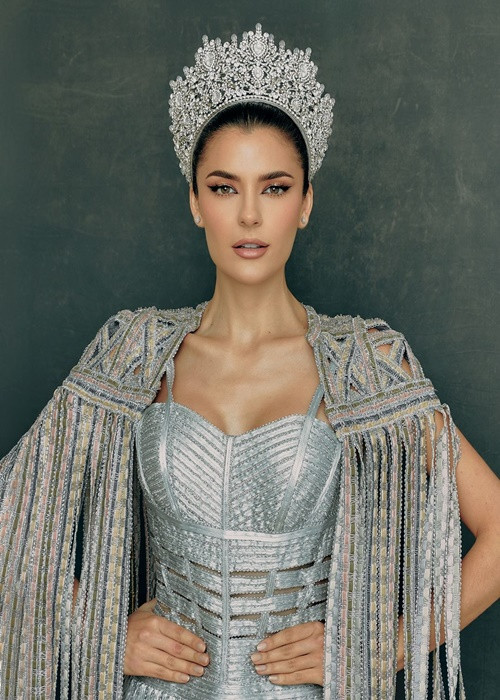 Đại diện Peru - Tatiana Calmell cũng là một trong những đối thủ của Nguyễn Cao Kỳ Duyên ở Miss Universe 2024. Tatiana sở hữu hình thể săn chắc, gương mặt sắc sảo. Cô là Á hậu 2 của cuộc thi Miss International 2022 - Hoa hậu Quốc tế 2022. Ảnh: Instagram Tatiana Calmell.