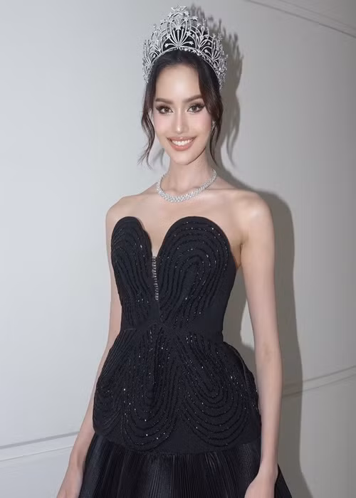 Một trong những đối thủ đáng gờm của Kỳ Duyên là Opal Suchata. Opal đăng quang Miss Universe Thailand 2024. Cô cao 1m8, có gương mặt đẹp, vóc dáng săn chắc quyến rũ. Ảnh: Instagram Opal Suchata.