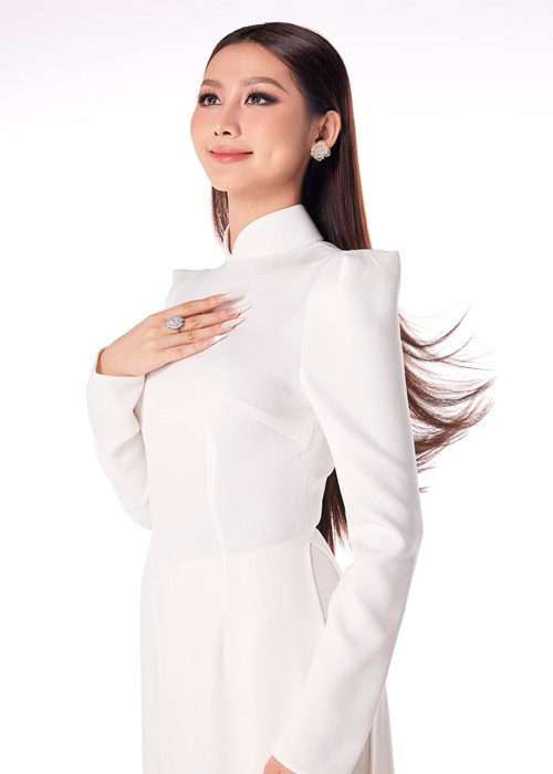 Ít giờ trước chung kết, Quế Anh chia sẻ, Miss Grand International 2024 là một giấc mơ lớn mà cô may mắn được chạm tay và chinh phục. Nàng hậu cho biết, bản thân cô chưa tốt, vẫn còn rất nhiều thiếu sót và mong khán giả cho cô cơ hội trau dồi, hoàn thiện mình. Ảnh: FB Quế Anh.